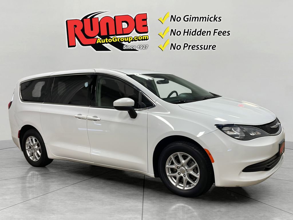 Used 2020 Chrysler Voyager LX FWD image 7