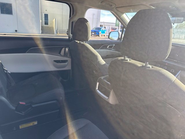 Used 2024 Kia Carnival LX FWD image 21