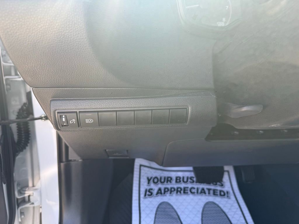 Used 2025 Toyota Corolla LE image 35