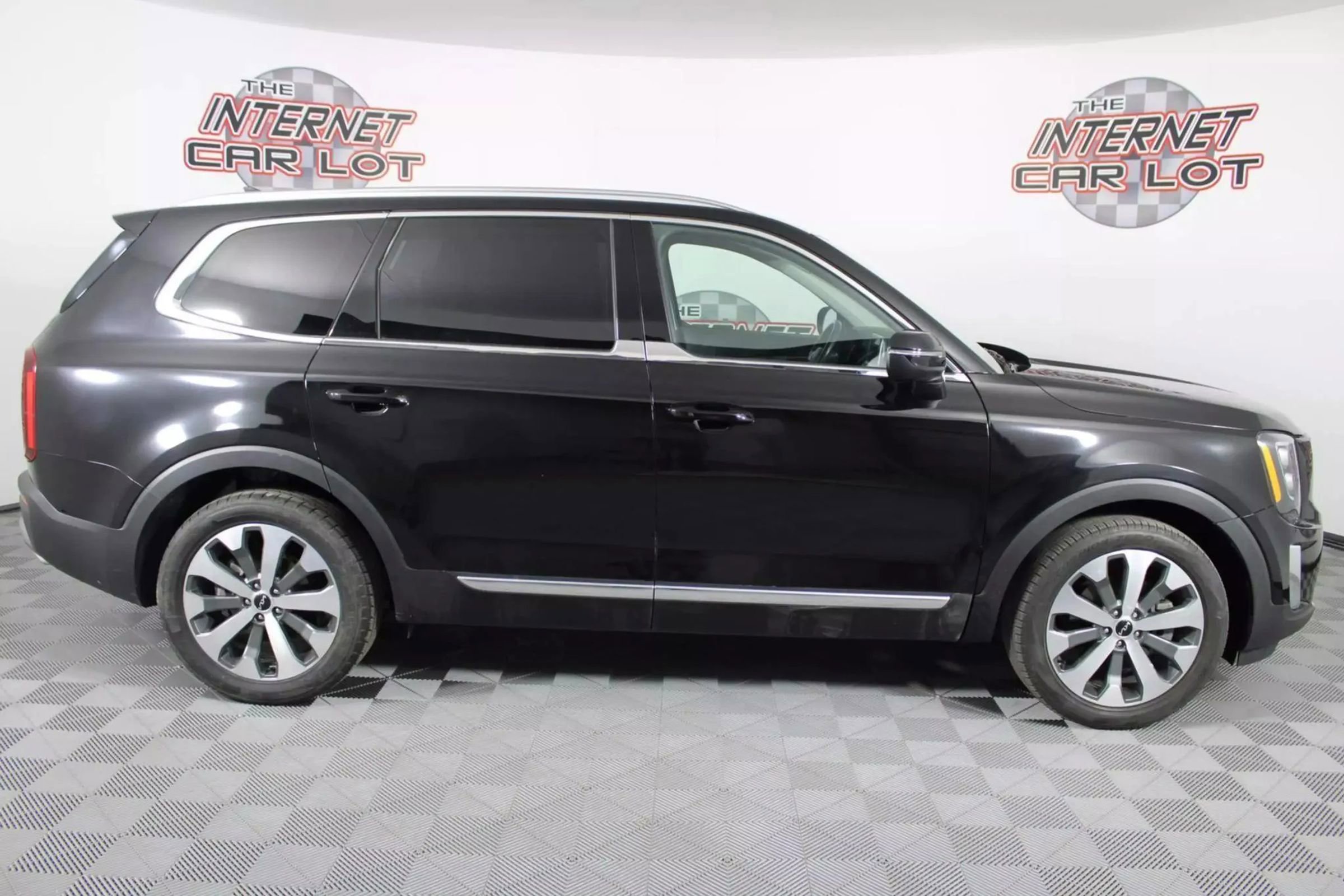 Used 2022 Kia Telluride EX w/ EX Premium Package FWD image 8