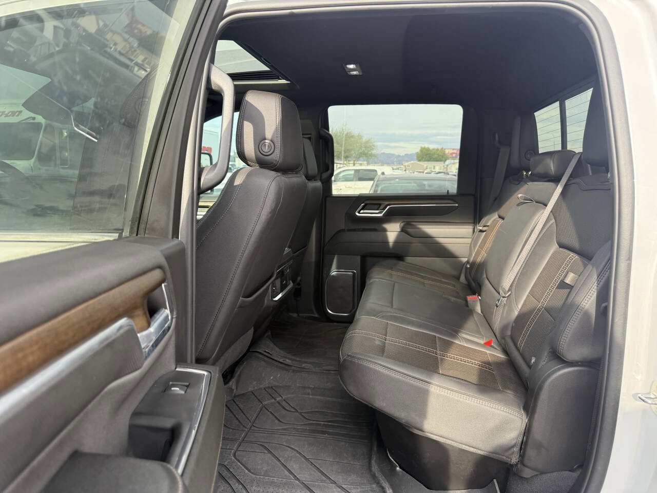 Used 2024 Chevrolet Silverado 3500 High Country w/ High Country Premium Package image 25
