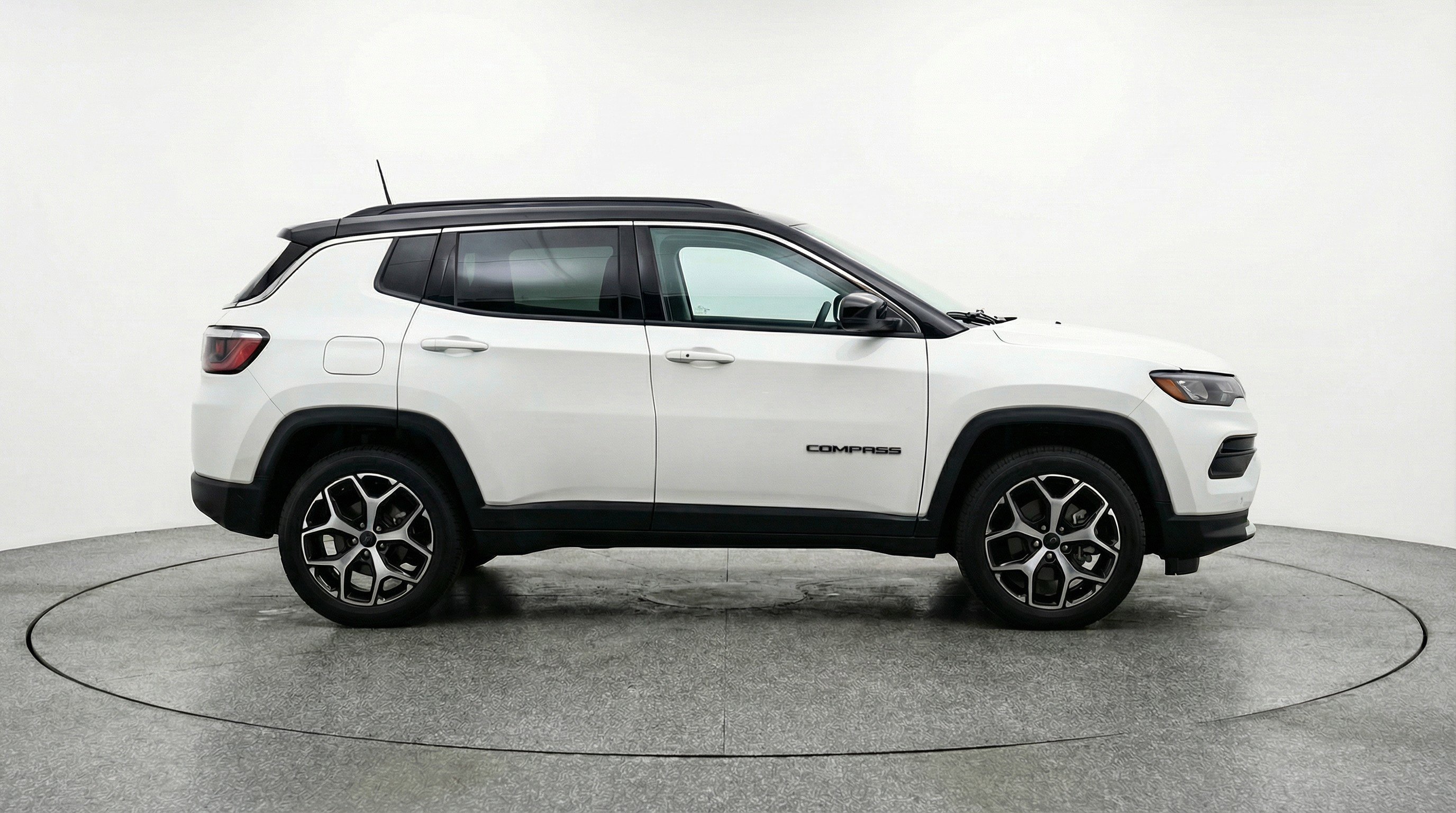 Used 2025 Jeep Compass Limited AWD/4WD image 11
