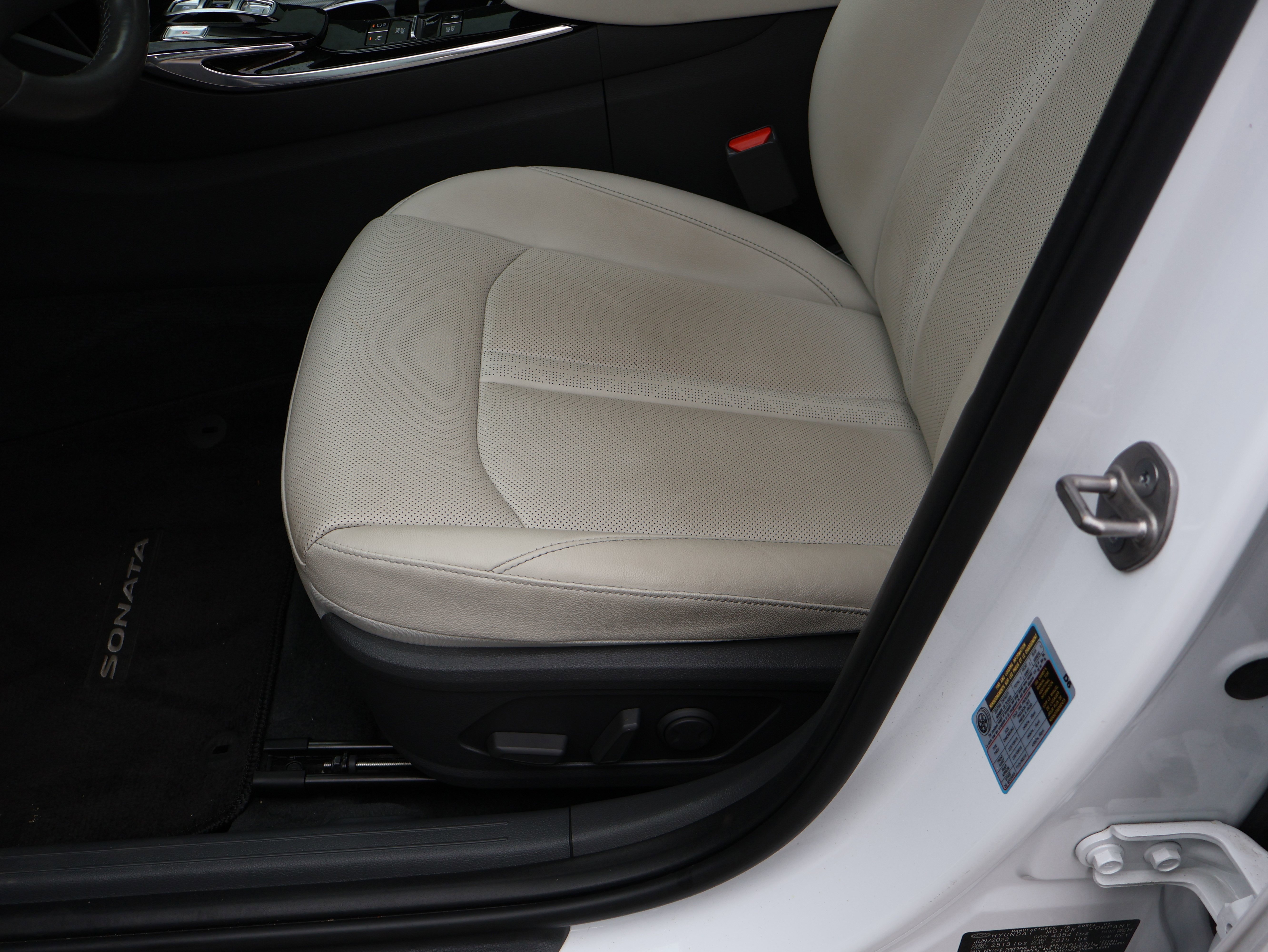 Used 2023 Hyundai Sonata Limited image 39