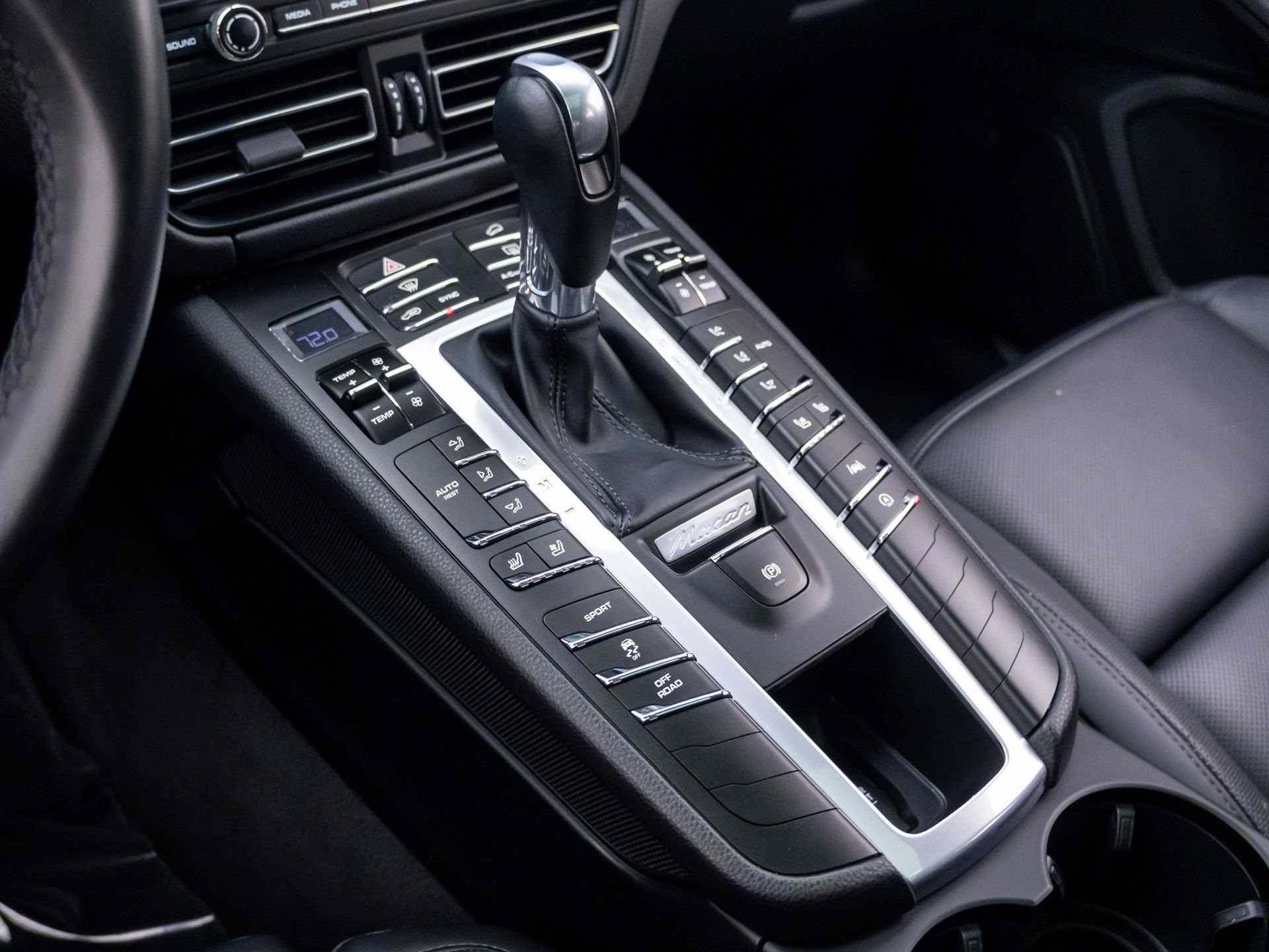 Certified 2021 Porsche Macan S AWD/4WD image 13