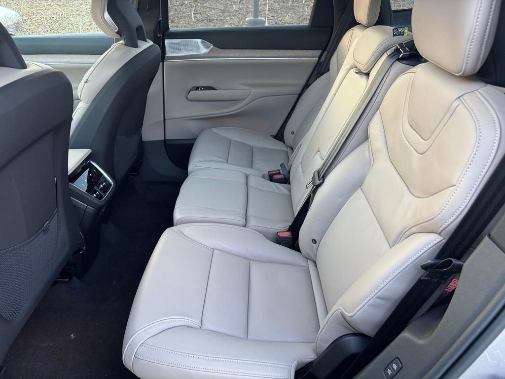 New 2026 Volvo EX90 Ultra AWD/4WD image 9
