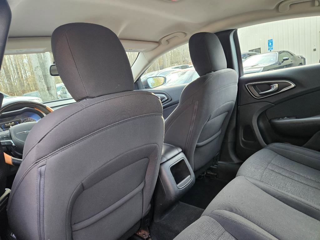 Used 2015 Chrysler 200 Limited image 20
