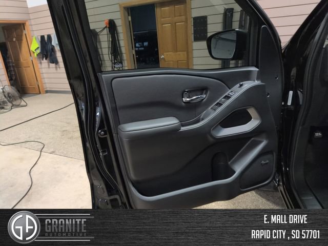 Used 2024 Nissan Frontier SL w/ Technology Package image 10