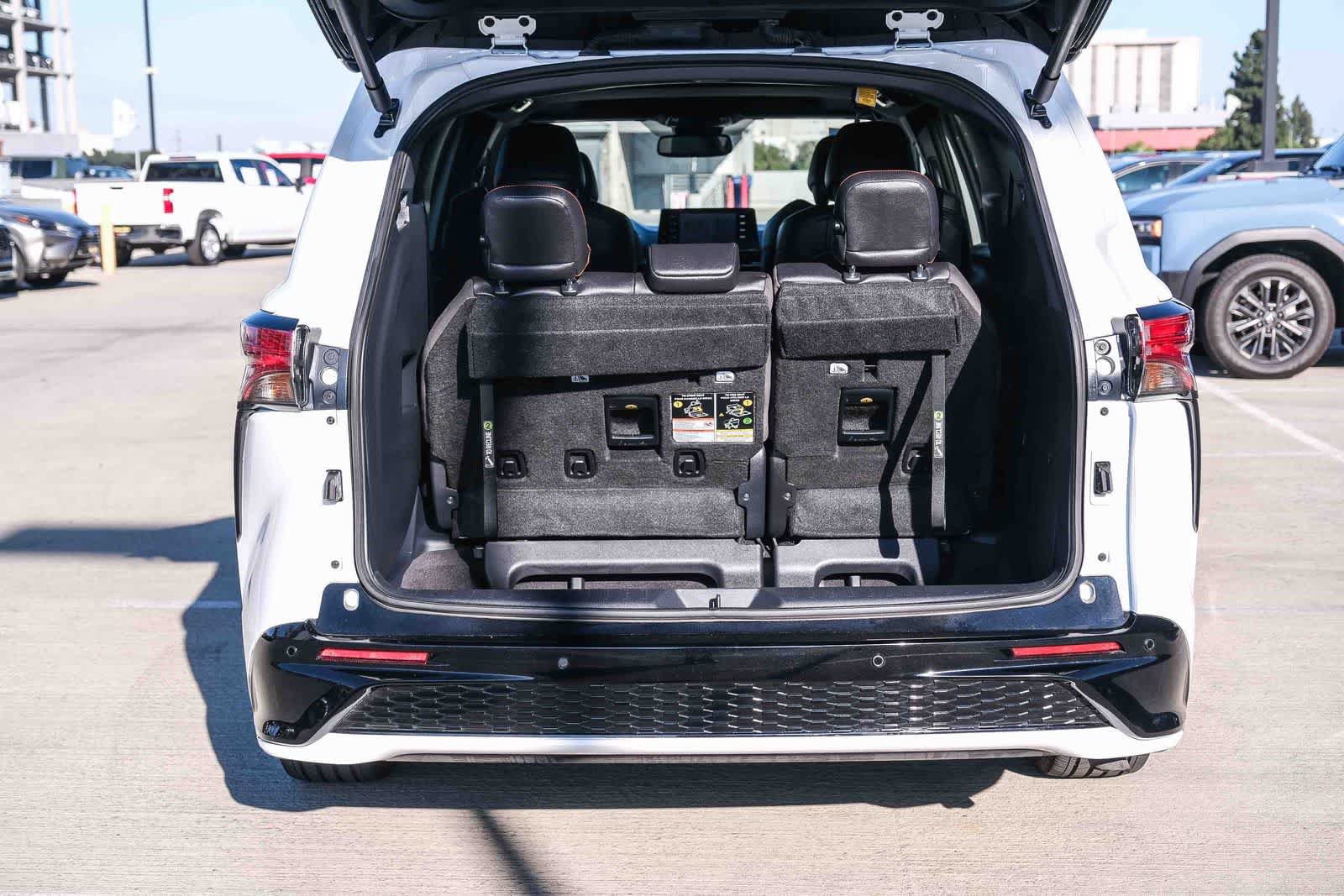 Certified 2024 Toyota Sienna XSE w/ XSE Premium Package FWD image 29