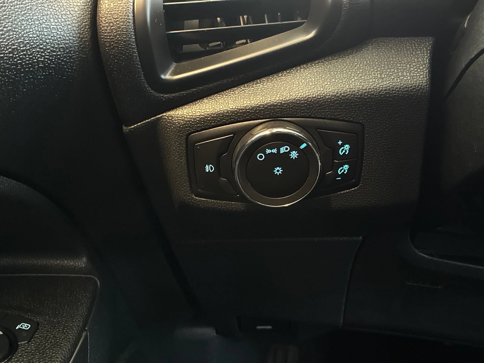 Used 2020 Ford EcoSport SE FWD image 14
