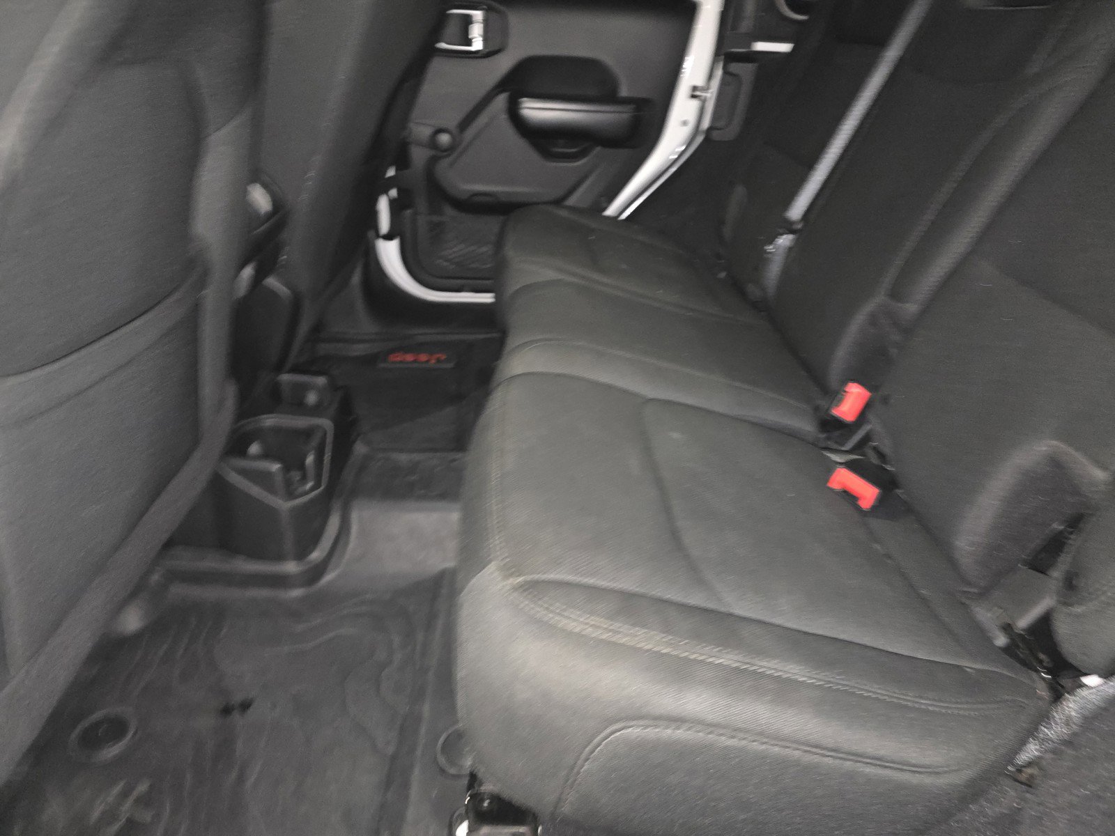 Used 2018 Jeep Wrangler Unlimited Sport image 12