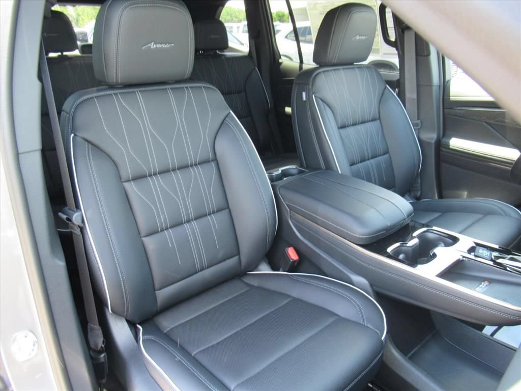 New 2026 Buick Enclave Avenir w/ Super Cruise Package FWD image 7