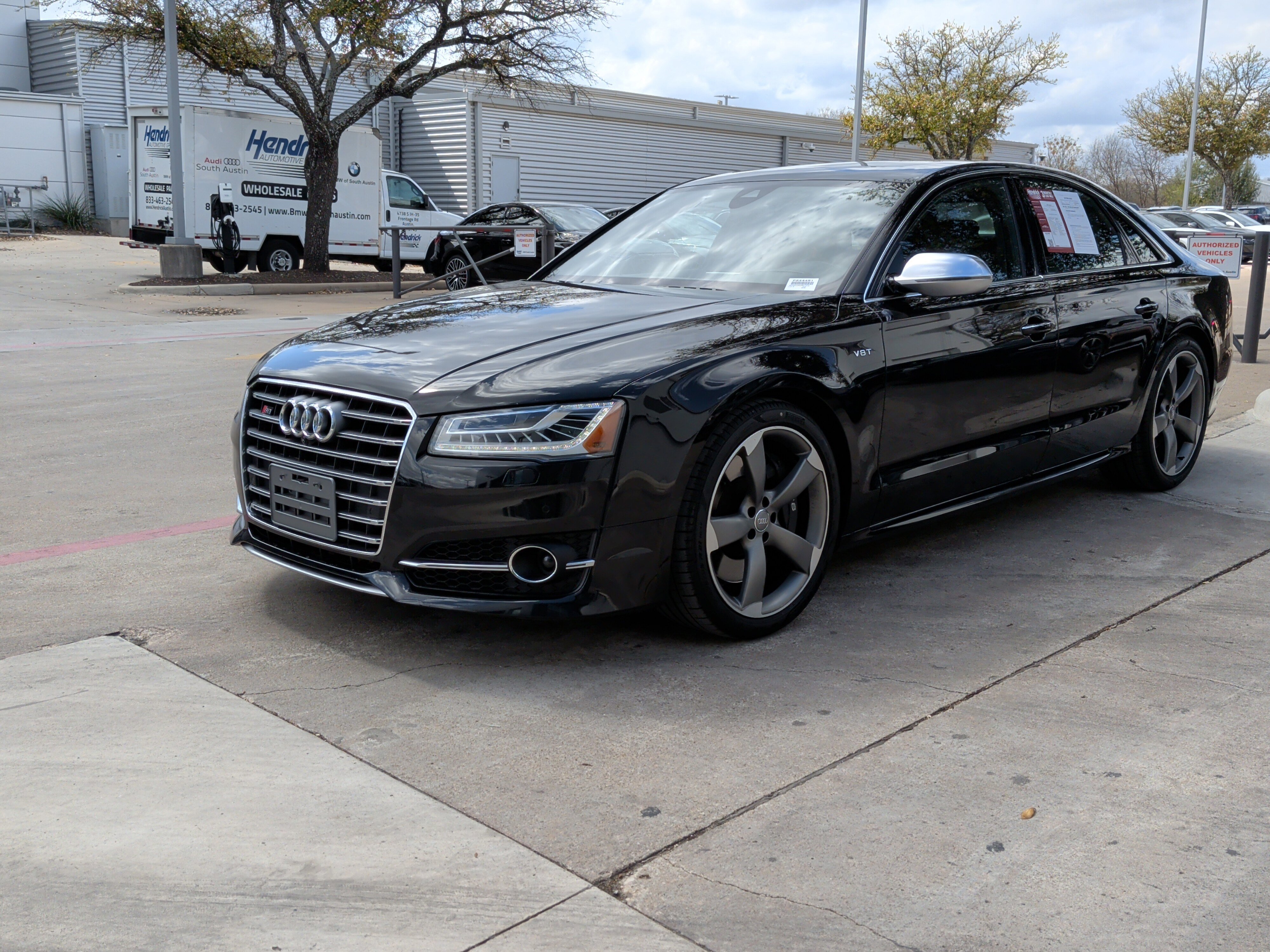 Used 2015 Audi S8 image 5
