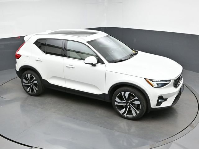 Used 2023 Volvo XC40 B5 Plus w/ Driver Assist Package AWD/4WD image 22