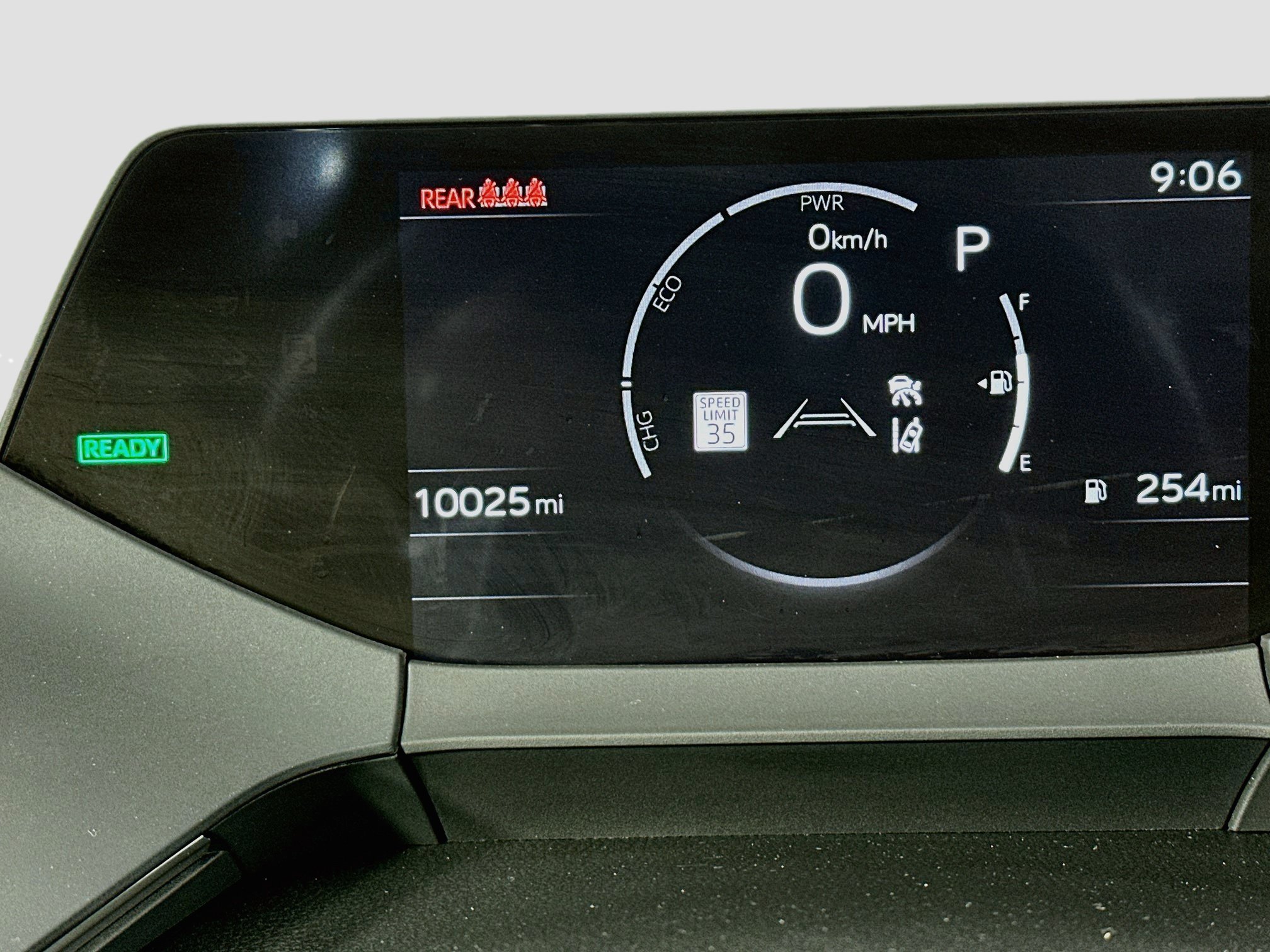 Used 2024 Toyota Prius XLE FWD image 19