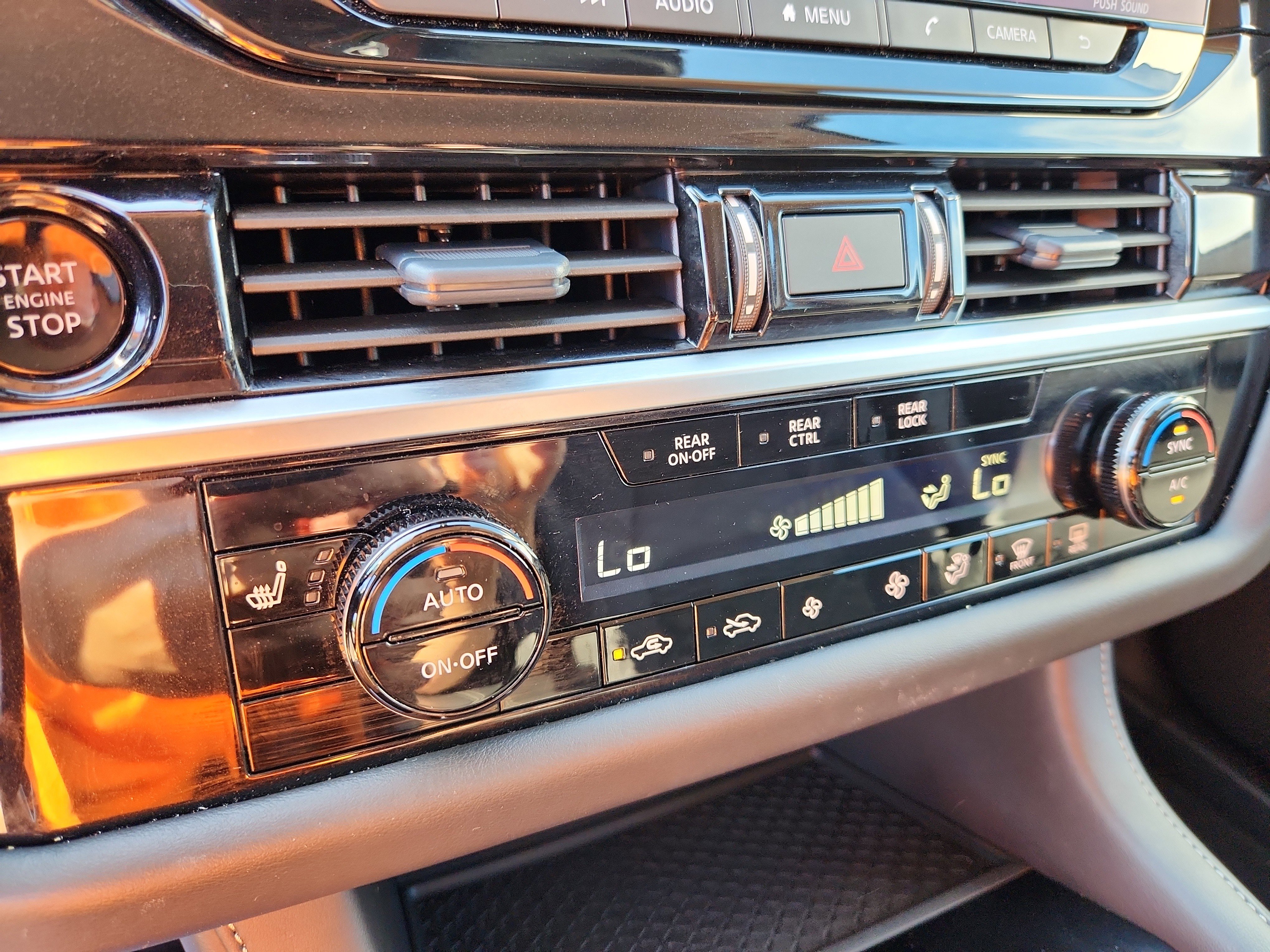 Used 2025 Nissan Pathfinder SV image 32