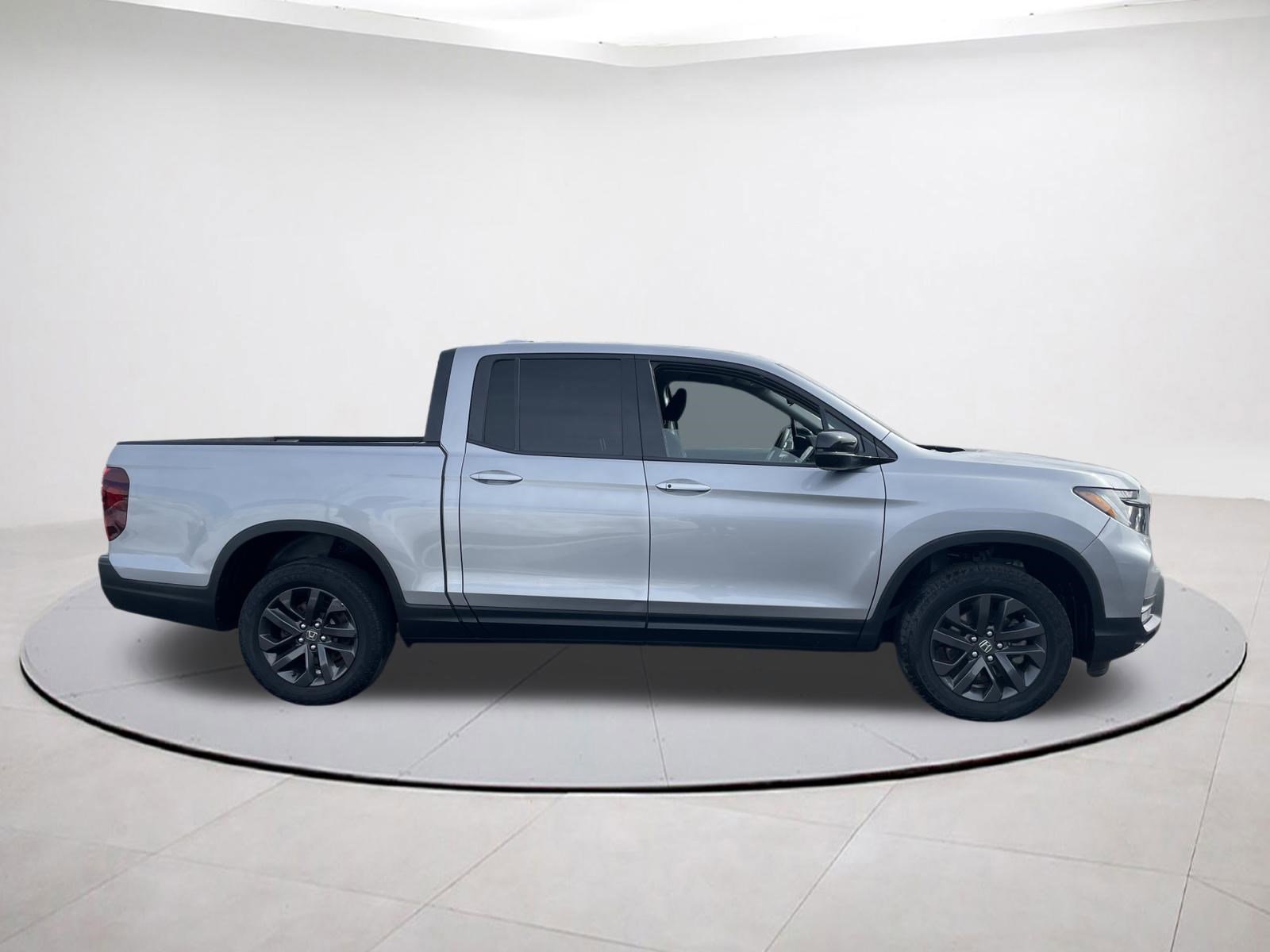 Used 2023 Honda Ridgeline Sport image 6