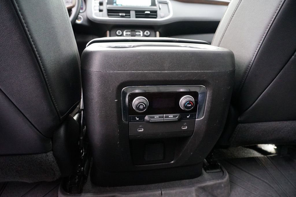 Used 2023 Chevrolet Suburban High Country w/ Premium Package image 26
