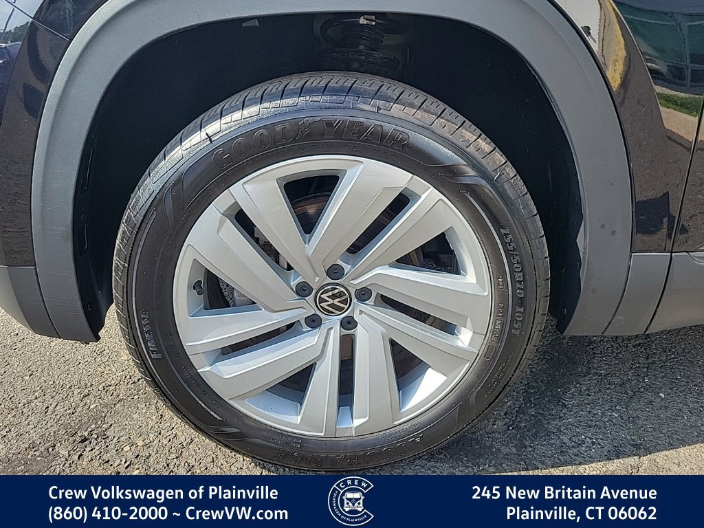 Certified 2023 Volkswagen Atlas Cross Sport SE w/ Panoramic Sunroof Package AWD/4WD image 17