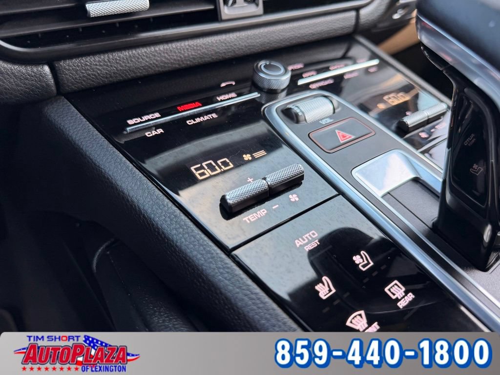 Used 2023 Porsche Cayenne w/ Premium Package AWD/4WD image 27