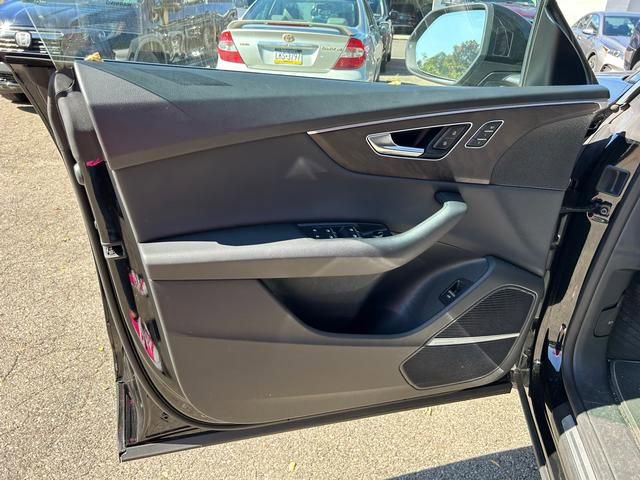 Used 2022 Audi Q8 Premium Plus w/ Premium Plus Package image 9