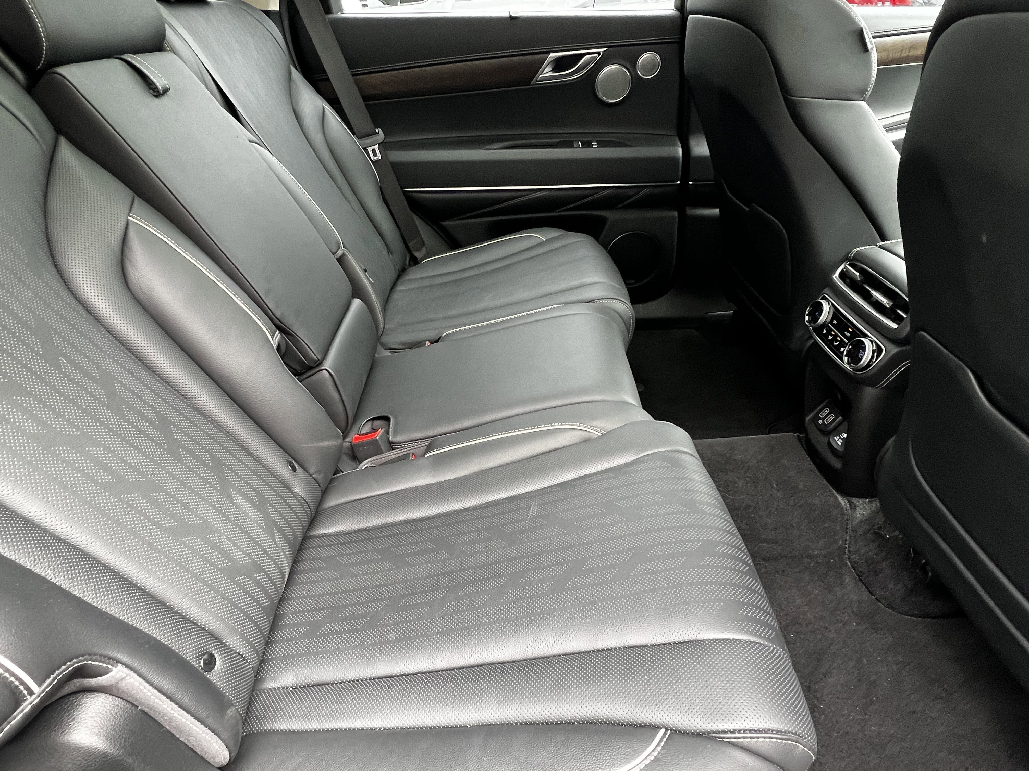 Used 2023 Genesis GV80 2.5T w/ Prestige 20" Package image 41