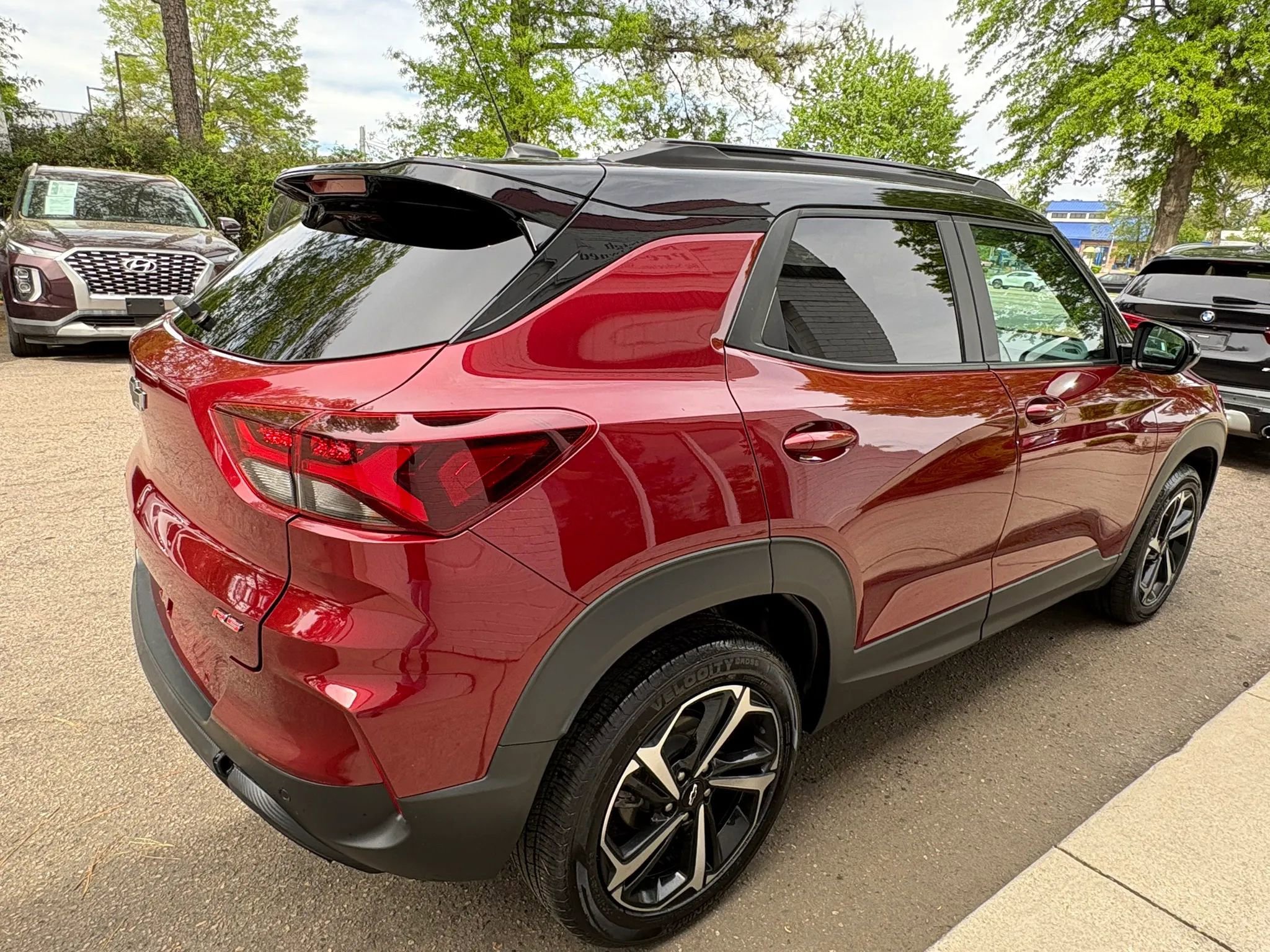 Used 2023 Chevrolet TrailBlazer RS w/ Sun and Liftgate Package AWD/4WD image 5