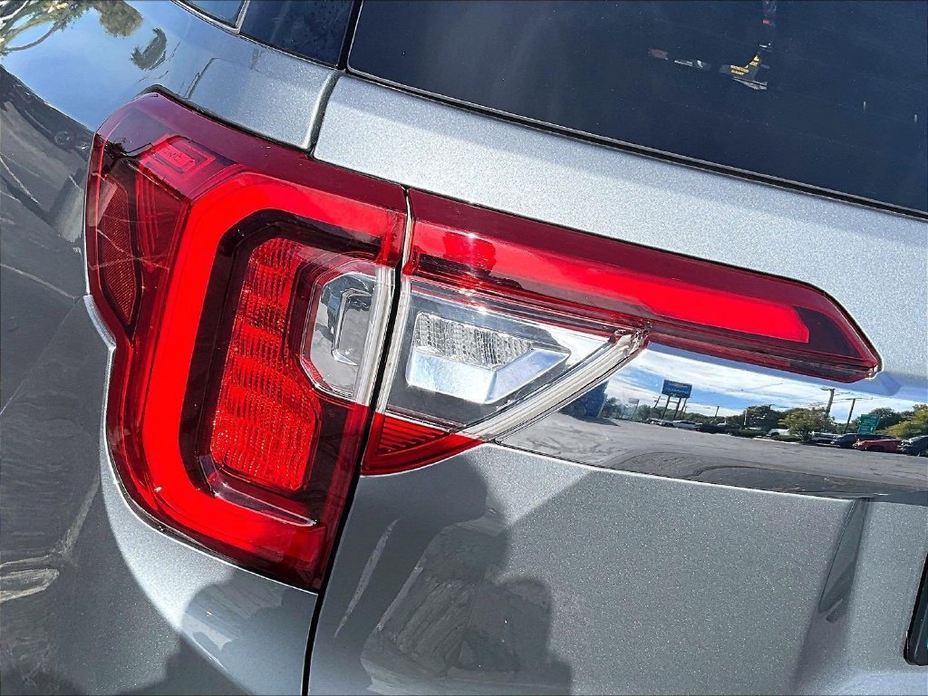 Used 2023 GMC Acadia SLT w/ Preferred Package AWD/4WD image 35