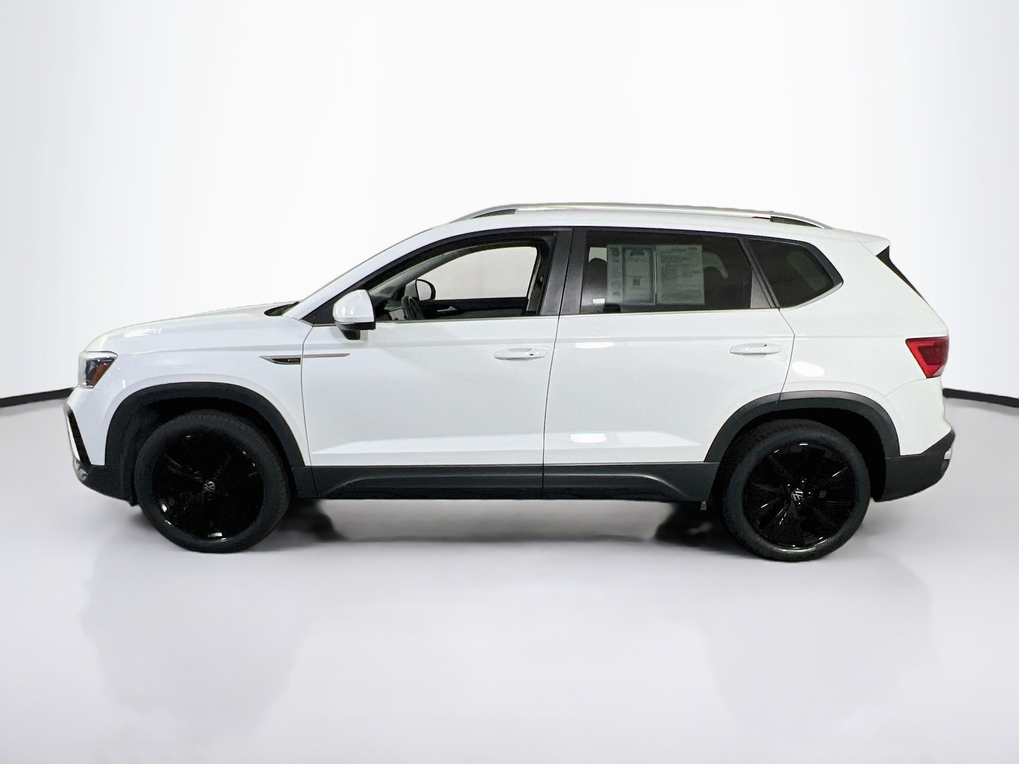 Used 2023 Volkswagen Taos SE FWD image 8