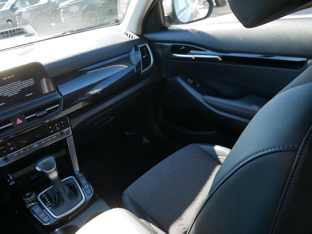 Used 2024 Kia Seltos S AWD/4WD image 16