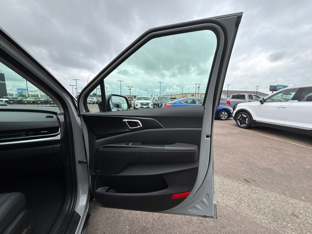 Used 2026 Kia Carnival SX Prestige FWD image 30