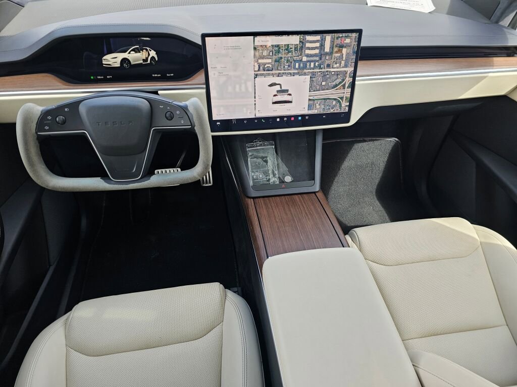 Used 2022 Tesla Model X image 22