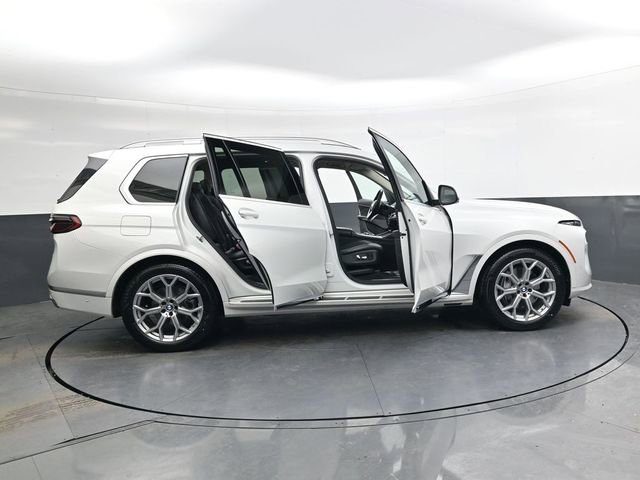 Used 2023 BMW X7 xDrive40i w/ Premium Package image 35