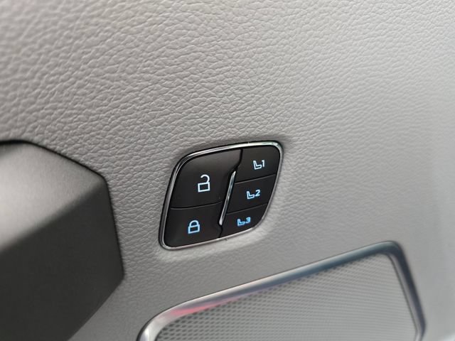 Used 2022 Ford F350 Limited AWD/4WD image 26
