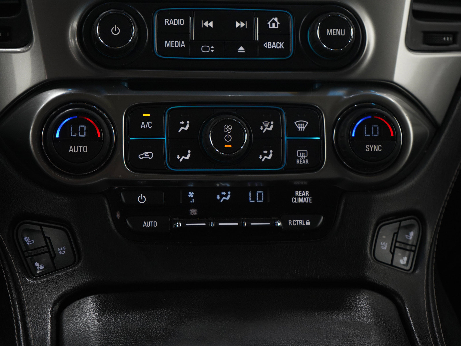 Used 2016 Chevrolet Suburban LTZ AWD/4WD image 23