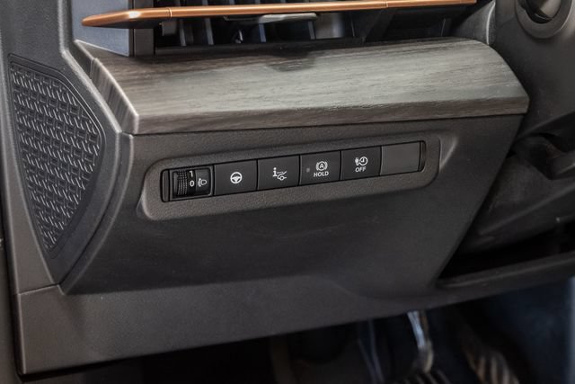 Used 2023 Nissan Ariya FWD image 13