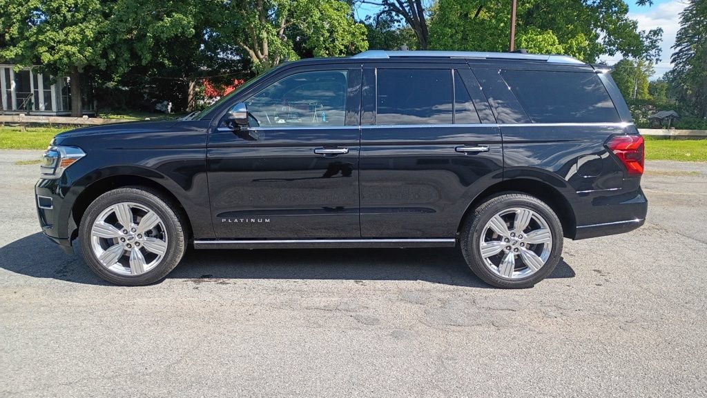 Used 2023 Ford Expedition Platinum AWD/4WD image 4