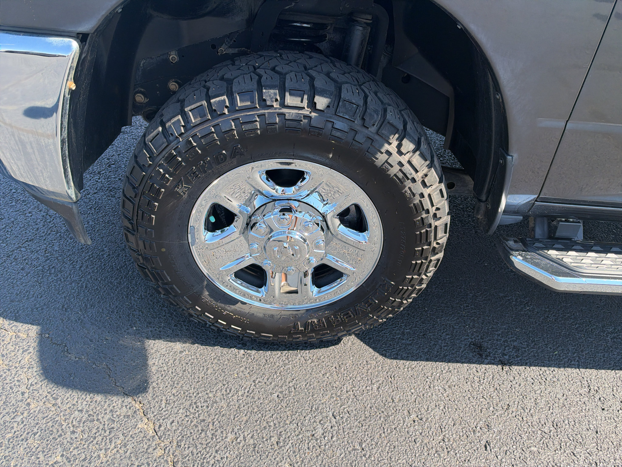 Used 2024 RAM 3500 Tradesman w/ Chrome Appearance Group AWD/4WD image 8