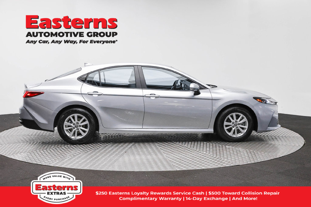 Used 2025 Toyota Camry LE w/ Convenience Package FWD image 5