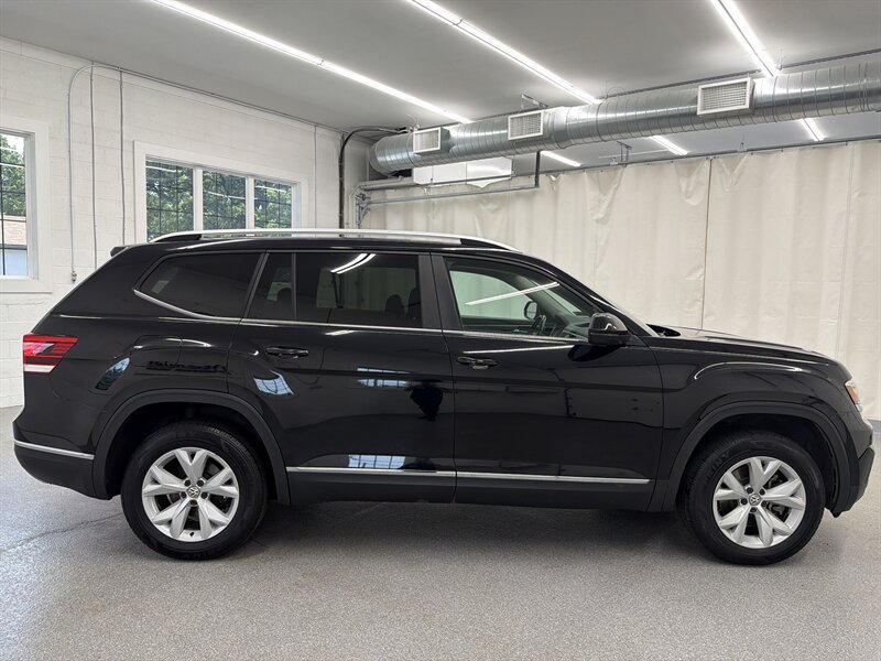 Used 2018 Volkswagen Atlas SEL AWD/4WD image 4