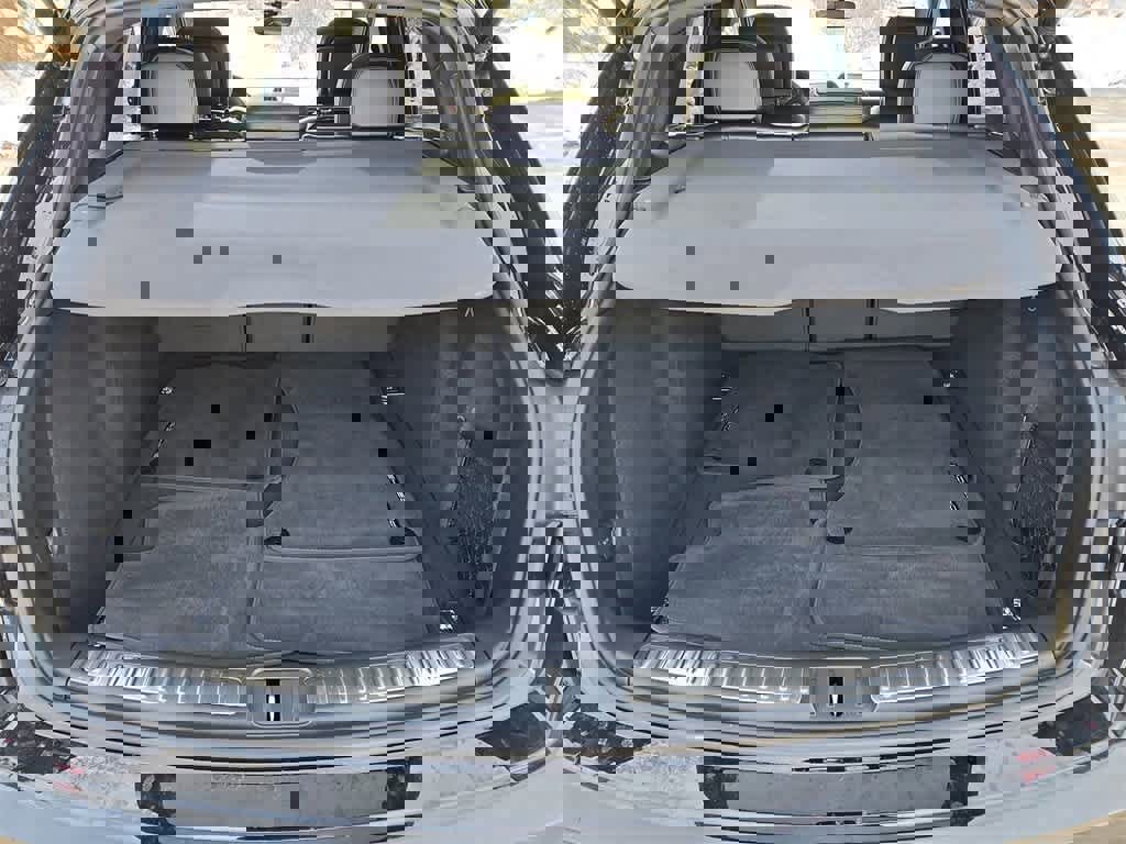 Certified 2025 Porsche Macan image 39