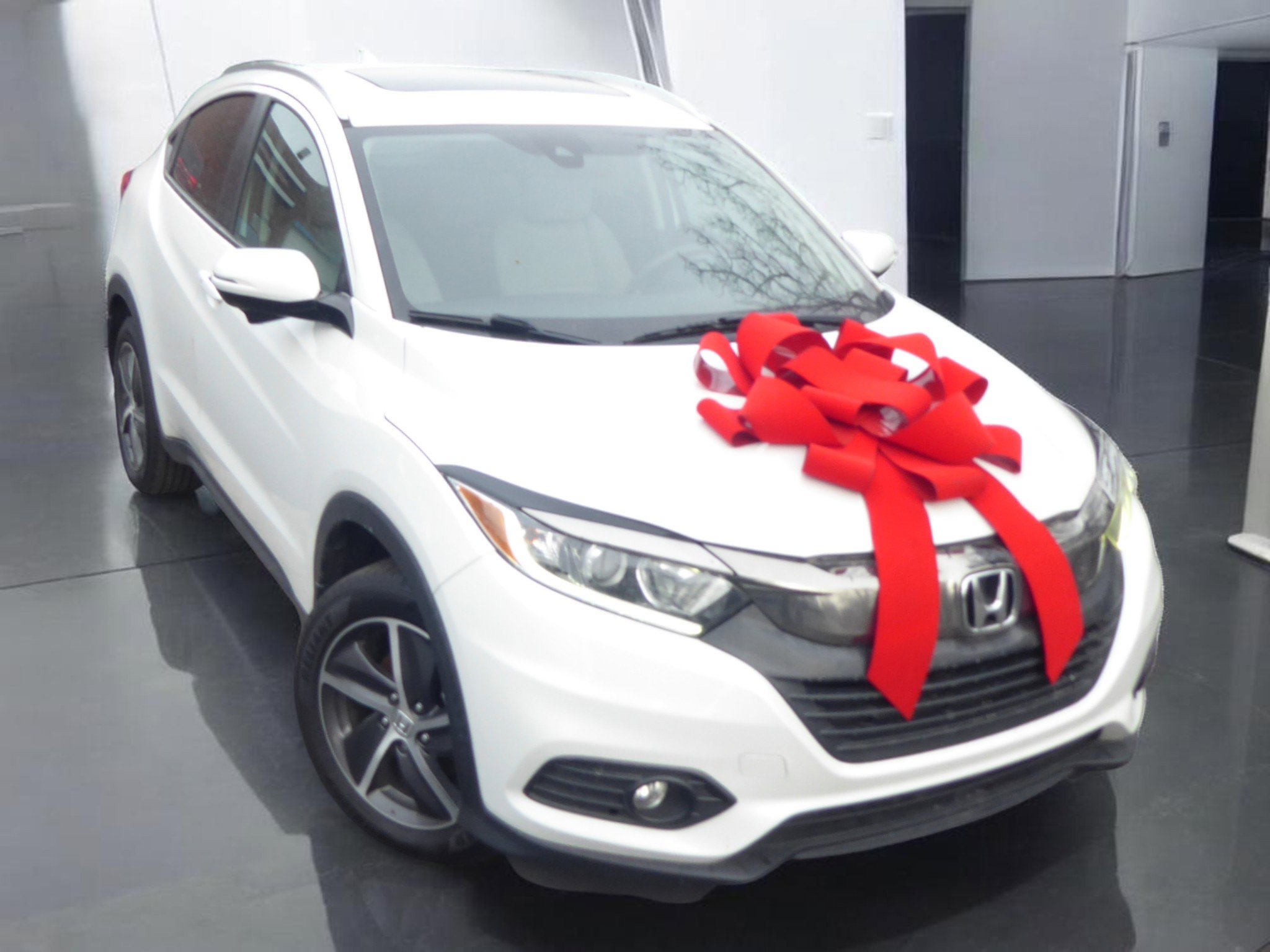 Used 2022 Honda HR-V EX image 2