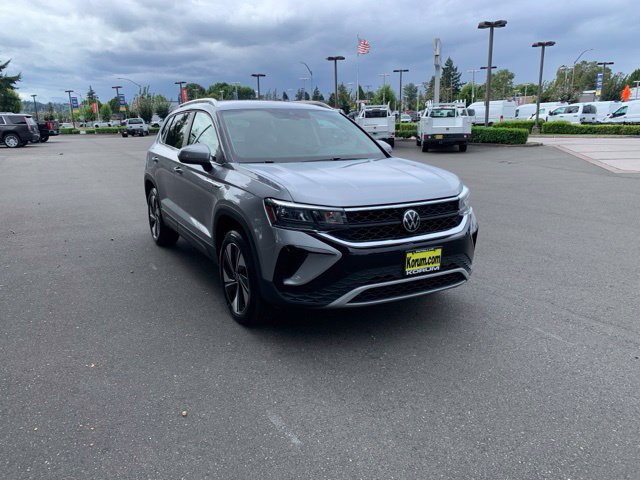 Used 2024 Volkswagen Taos SE AWD/4WD image 8