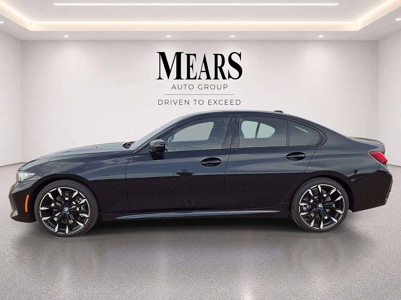 Used 2026 BMW 330i xDrive Sedan AWD/4WD image 2