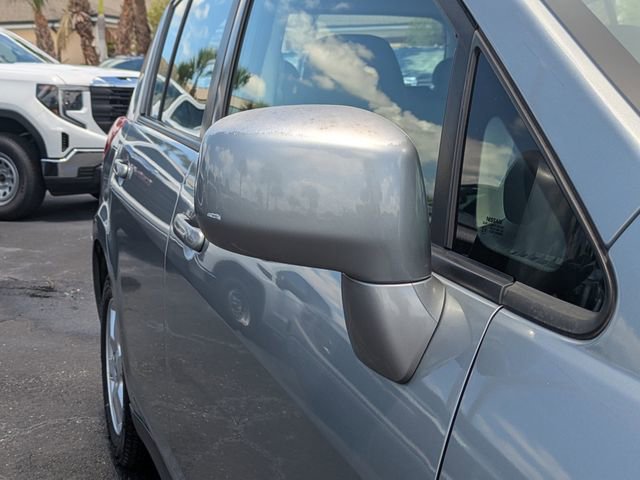 Used 2009 Nissan Versa Hatchback FWD image 15