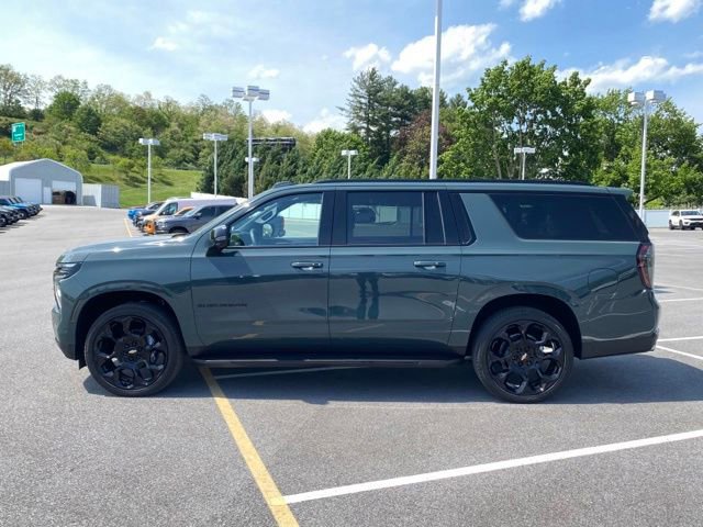 Used 2026 Chevrolet Suburban RST AWD/4WD image 2