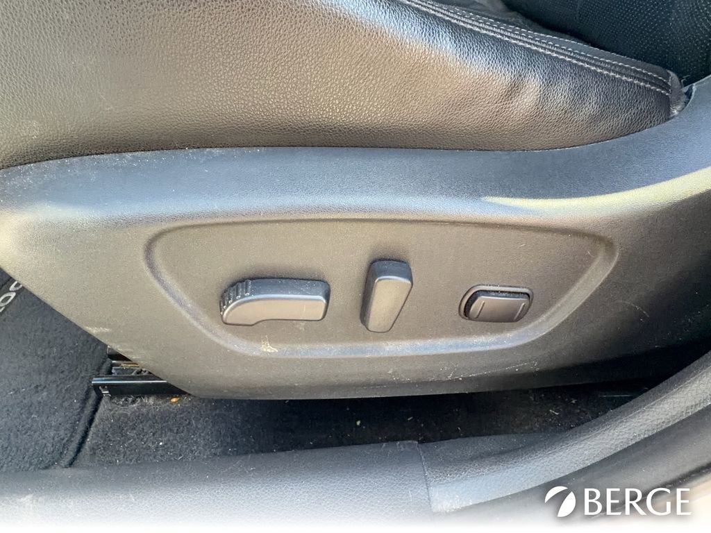 Used 2017 Nissan Rogue SL w/ SL Premium Package image 18