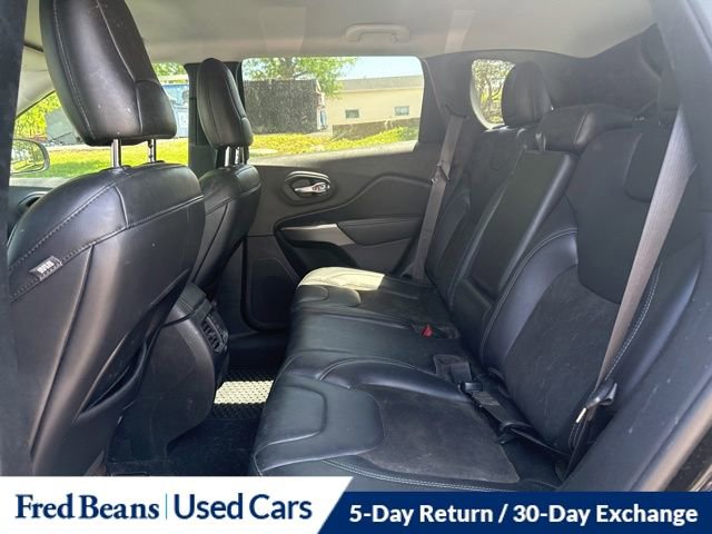 Used 2020 Jeep Cherokee Latitude Plus w/ Cold Weather Group AWD/4WD image 16