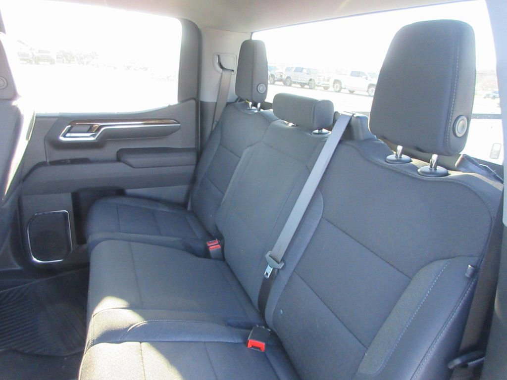 New 2026 GMC Sierra 1500 SLE w/ Max Trailering Package image 14