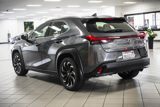 Used 2022 Lexus UX 200 200 Base w/ Accessory Package (Z2) image 8