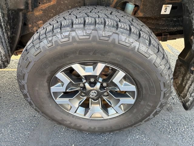 Used 2017 Toyota Tacoma TRD Off-Road w/ Tow Package (A/T) AWD/4WD image 29